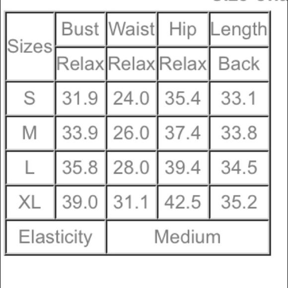 Red tropical palm leaf cutout dress - Picture 5 of 5